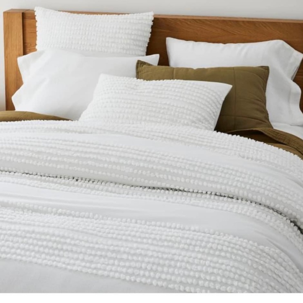 SOLD! NEW! West Elm Candlewick Duvet and Shams